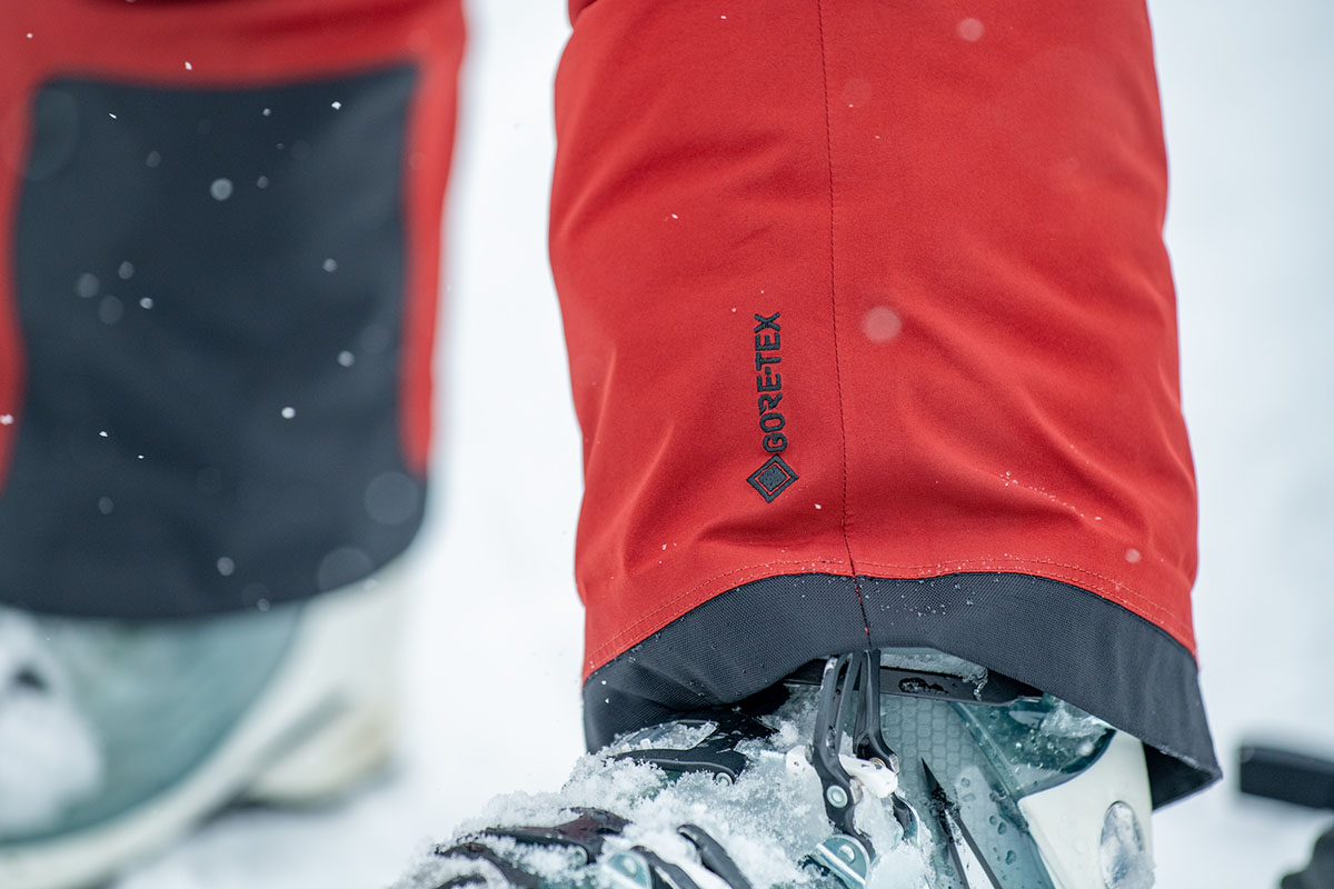 Ski pants (Gore-Tex waterproofing)